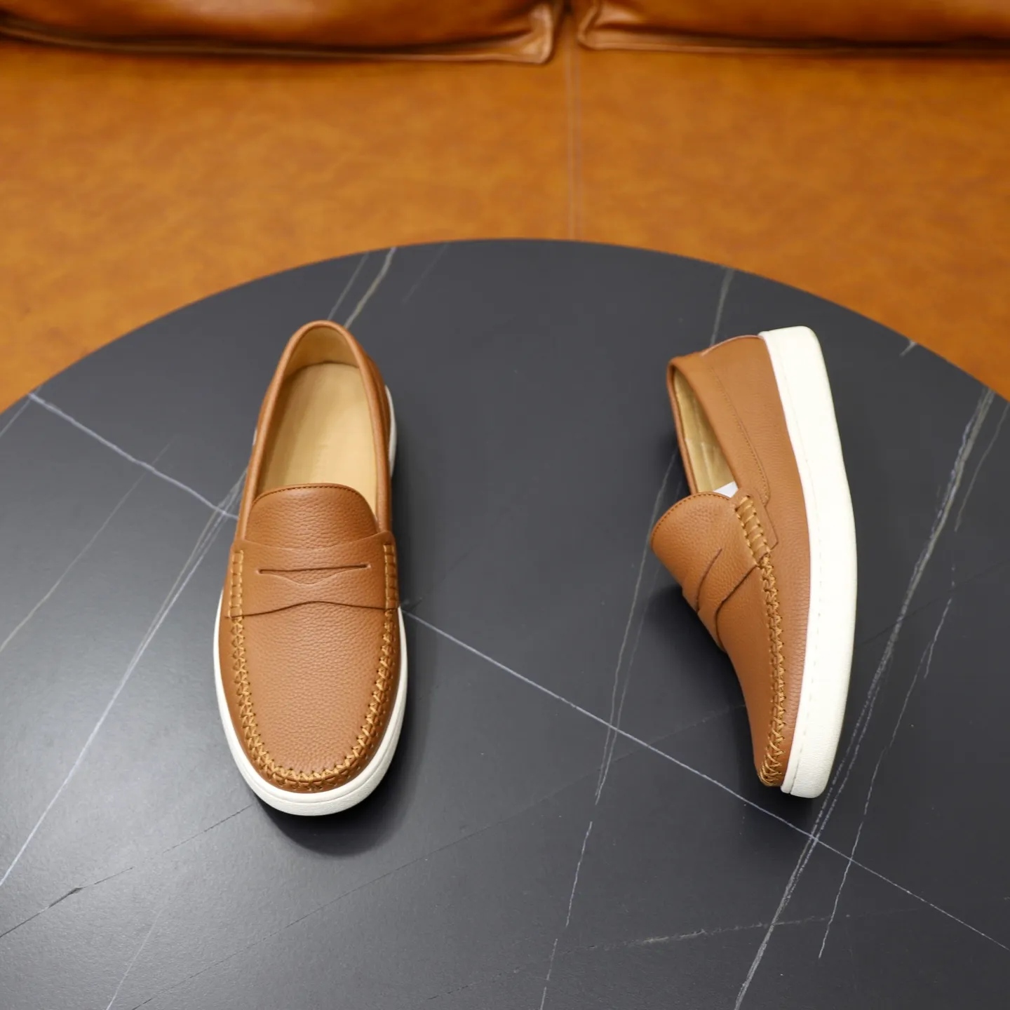 Men's men's shoes 💰480💰BOTTEG* VENET* - high-end boutique Size: 38-44 (45 customized) BV new product, calfskin surface, water-dyed cowhide lining, classic style harmoniously blends with contemporary fashion temperament, rubber soles are light and flexible, water-dyed cowhide lining!